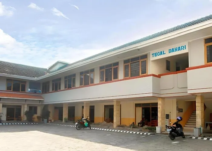 Alexander Hotel Tegal