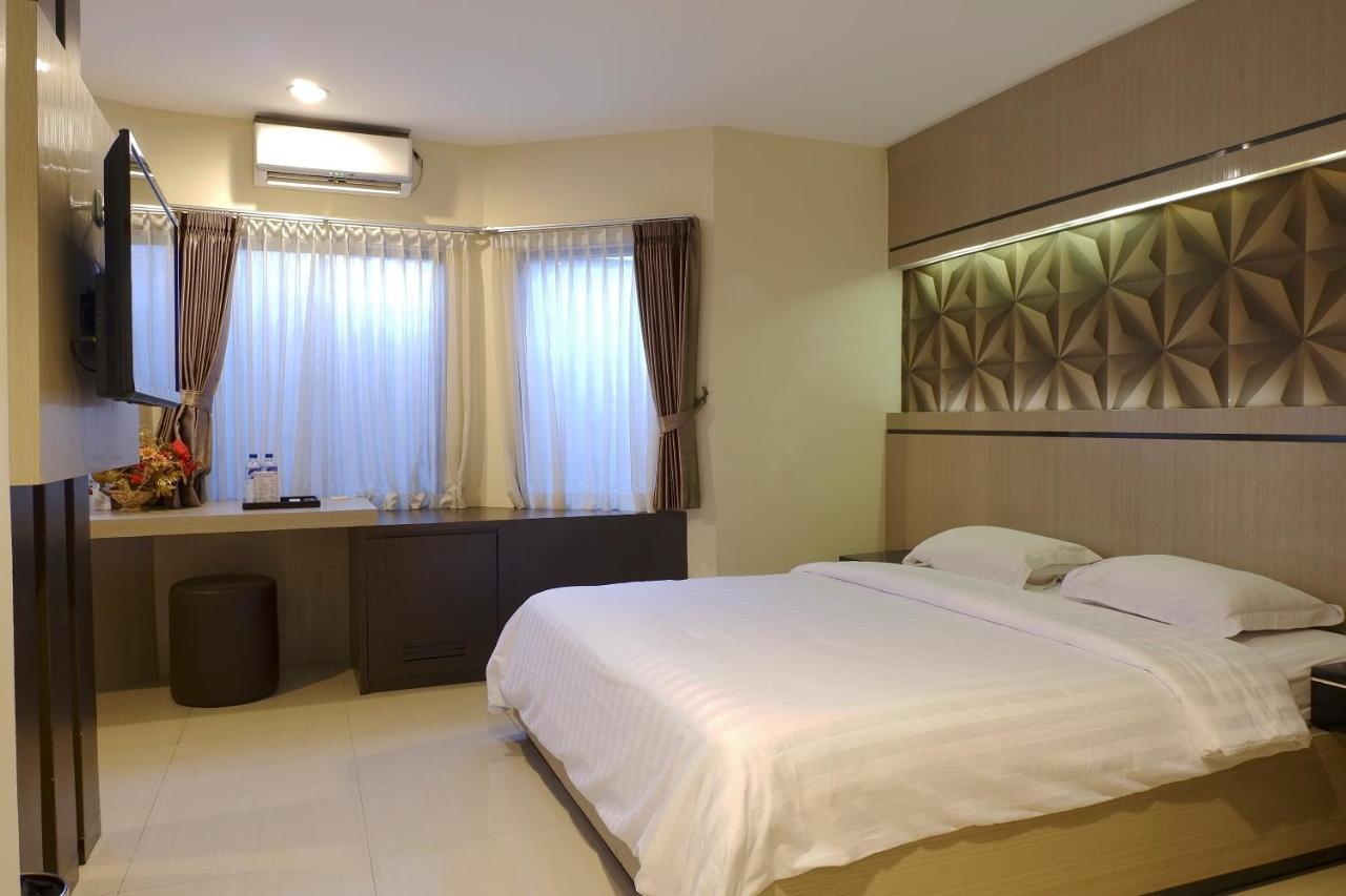 Hotel Alexander Tegal (Central Java)