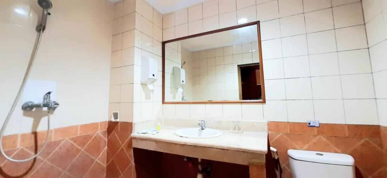 Alexander Hotel 2*
